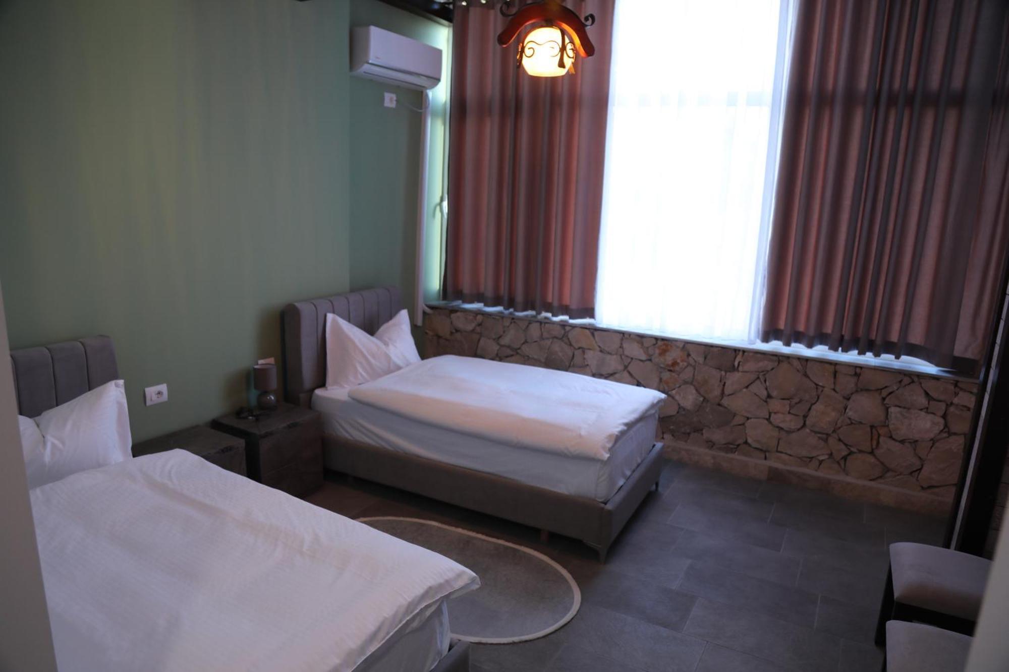 Pamja E Qyteteve Hotel Kruje Exterior photo
